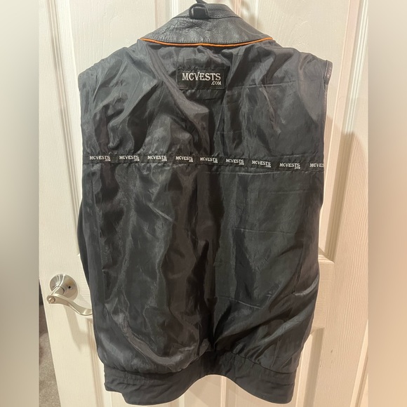 MCVEST - Picture 7 of 9